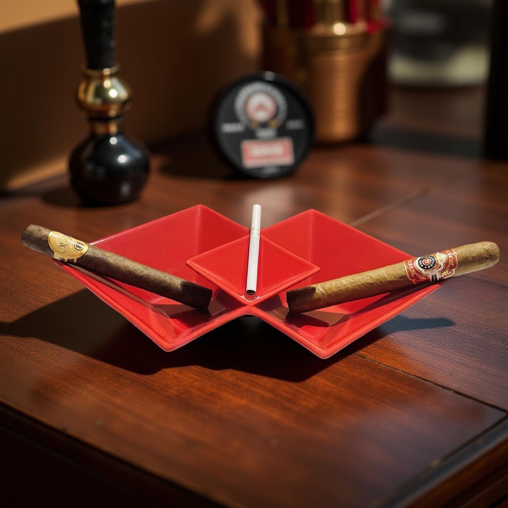 Red Geometric Ceramic Ashtray - Picture 6 of 16